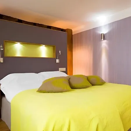 Otel La Fontaine Du Sabotier