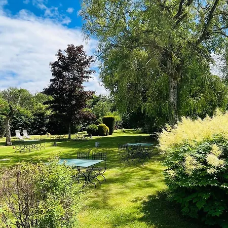 Отель La Fontaine Du Sabotier 3*