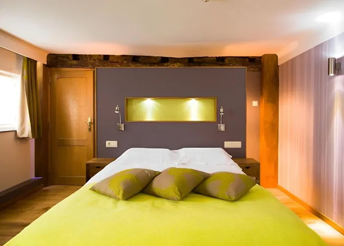 La Fontaine Du Sabotier Hotel Awenne