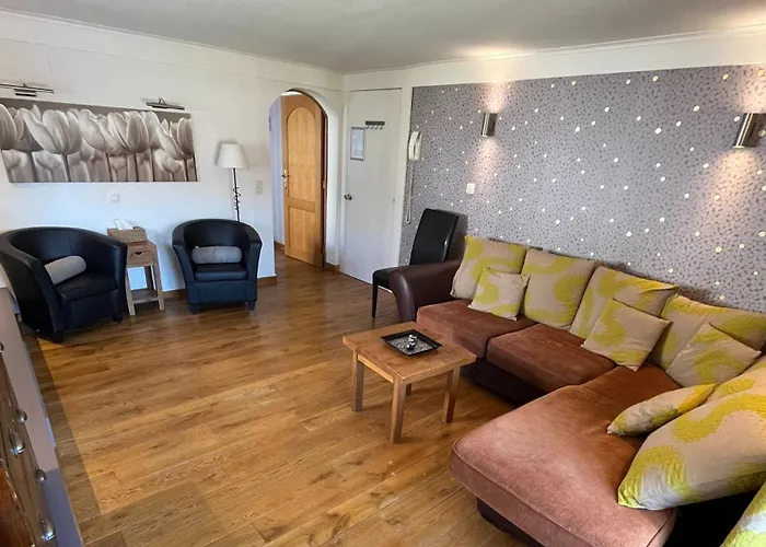 La Fontaine Du Sabotier 3* Awenne